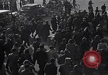 Standbild Eisenhower kommt in München-freimann DP-Camp München Deutschland, 1946, aus Sekunde 9 historischem Filmmaterial Videoclip 65675040668