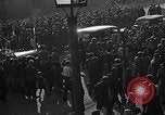 Standbild Eisenhower kommt in München-freimann DP-Camp München Deutschland, 1946, aus Sekunde 15 historischem Filmmaterial Videoclip 65675040668