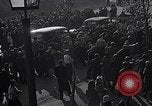 Standbild Eisenhower kommt in München-freimann DP-Camp München Deutschland, 1946, aus Sekunde 18 historischem Filmmaterial Videoclip 65675040668
