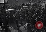 Standbild Eisenhower kommt in München-freimann DP-Camp München Deutschland, 1946, aus Sekunde 19 historischem Filmmaterial Videoclip 65675040668