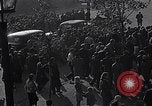 Standbild Eisenhower kommt in München-freimann DP-Camp München Deutschland, 1946, aus Sekunde 20 historischem Filmmaterial Videoclip 65675040668