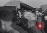 Standbild Eisenhower kommt in München-freimann DP-Camp München Deutschland, 1946, aus Sekunde 31 historischem Filmmaterial Videoclip 65675040668