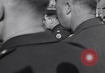 Standbild Eisenhower kommt in München-freimann DP-Camp München Deutschland, 1946, aus Sekunde 34 historischem Filmmaterial Videoclip 65675040668