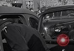 Standbild Eisenhower kommt in München-freimann DP-Camp München Deutschland, 1946, aus Sekunde 40 historischem Filmmaterial Videoclip 65675040668