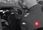 Standbild Eisenhower kommt in München-freimann DP-Camp München Deutschland, 1946, aus Sekunde 44 historischem Filmmaterial Videoclip 65675040668