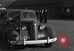 Standbild Eisenhower kommt in München-freimann DP-Camp München Deutschland, 1946, aus Sekunde 47 historischem Filmmaterial Videoclip 65675040668