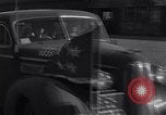 Standbild Eisenhower kommt in München-freimann DP-Camp München Deutschland, 1946, aus Sekunde 48 historischem Filmmaterial Videoclip 65675040668