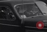 Standbild Eisenhower kommt in München-freimann DP-Camp München Deutschland, 1946, aus Sekunde 49 historischem Filmmaterial Videoclip 65675040668