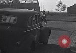 Standbild Eisenhower kommt in München-freimann DP-Camp München Deutschland, 1946, aus Sekunde 52 historischem Filmmaterial Videoclip 65675040668