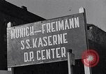 Standbild General Eisenhower an Vertriebene Camp München Deutschland, 1946, aus Sekunde 3 historischem Filmmaterial Videoclip 65675040669