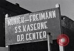 Standbild General Eisenhower an Vertriebene Camp München Deutschland, 1946, aus Sekunde 9 historischem Filmmaterial Videoclip 65675040669