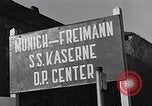 Standbild General Eisenhower an Vertriebene Camp München Deutschland, 1946, aus Sekunde 10 historischem Filmmaterial Videoclip 65675040669