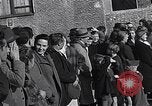 Standbild General Eisenhower an Vertriebene Camp München Deutschland, 1946, aus Sekunde 26 historischem Filmmaterial Videoclip 65675040669