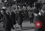 Standbild General Eisenhower an Vertriebene Camp München Deutschland, 1946, aus Sekunde 41 historischem Filmmaterial Videoclip 65675040669