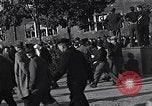 Standbild General Eisenhower an Vertriebene Camp München Deutschland, 1946, aus Sekunde 45 historischem Filmmaterial Videoclip 65675040669