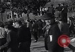 Standbild General Eisenhower an Vertriebene Camp München Deutschland, 1946, aus Sekunde 49 historischem Filmmaterial Videoclip 65675040669