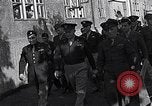 Standbild General Eisenhower an Vertriebene Camp München Deutschland, 1946, aus Sekunde 52 historischem Filmmaterial Videoclip 65675040669
