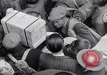 Standbild deutsche Volk München Deutschland, 1945, aus Sekunde 4 historischem Filmmaterial Videoclip 65675040674