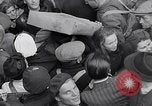 Standbild deutsche Volk München Deutschland, 1945, aus Sekunde 14 historischem Filmmaterial Videoclip 65675040674