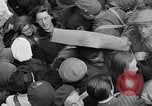 Standbild deutsche Volk München Deutschland, 1945, aus Sekunde 16 historischem Filmmaterial Videoclip 65675040674