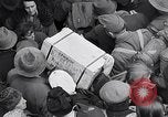 Standbild deutsche Volk München Deutschland, 1945, aus Sekunde 22 historischem Filmmaterial Videoclip 65675040674