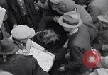 Standbild deutsche Volk München Deutschland, 1945, aus Sekunde 41 historischem Filmmaterial Videoclip 65675040674