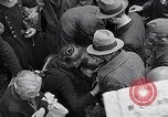 Standbild deutsche Volk München Deutschland, 1945, aus Sekunde 55 historischem Filmmaterial Videoclip 65675040674