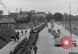 Immagine di Prigionieri tedeschi Monaco di Baviera Germania, 1945, secondo 24 filmato di repertorio 65675040677