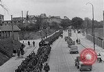 Immagine di Prigionieri tedeschi Monaco di Baviera Germania, 1945, secondo 26 filmato di repertorio 65675040677