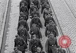 Immagine di Prigionieri tedeschi Monaco di Baviera Germania, 1945, secondo 47 filmato di repertorio 65675040677