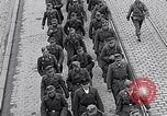 Immagine di Prigionieri tedeschi Monaco di Baviera Germania, 1945, secondo 62 filmato di repertorio 65675040677