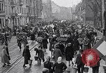 Standbild deutsche Volk sammeln Kraftstoff Kohle am Ende des Krieges München Deutschland, 1945, aus Sekunde 16 historischem Filmmaterial Videoclip 65675040678
