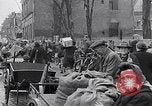 Standbild deutsche Volk sammeln Kraftstoff Kohle am Ende des Krieges München Deutschland, 1945, aus Sekunde 44 historischem Filmmaterial Videoclip 65675040678