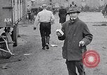 Standbild deutsche Volk München Deutschland, 1945, aus Sekunde 4 historischem Filmmaterial Videoclip 65675040679