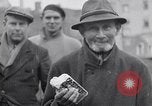 Standbild deutsche Volk München Deutschland, 1945, aus Sekunde 17 historischem Filmmaterial Videoclip 65675040679