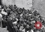 Standbild deutsche Volk München Deutschland, 1945, aus Sekunde 28 historischem Filmmaterial Videoclip 65675040679
