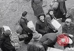 Standbild deutsche Volk München Deutschland, 1945, aus Sekunde 43 historischem Filmmaterial Videoclip 65675040679