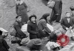 Standbild deutsche Volk München Deutschland, 1945, aus Sekunde 44 historischem Filmmaterial Videoclip 65675040679