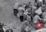 Standbild deutsche Volk München Deutschland, 1945, aus Sekunde 49 historischem Filmmaterial Videoclip 65675040679