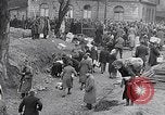 Standbild deutsche Volk München Deutschland, 1945, aus Sekunde 61 historischem Filmmaterial Videoclip 65675040679