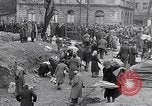 Standbild deutsche Volk München Deutschland, 1945, aus Sekunde 62 historischem Filmmaterial Videoclip 65675040679
