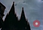Standbild Bombe beschädigt Köln Deutschland, 1945, aus Sekunde 3 historischem Filmmaterial Videoclip 65675040691