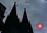 Standbild Bombe beschädigt Köln Deutschland, 1945, aus Sekunde 4 historischem Filmmaterial Videoclip 65675040691