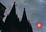 Standbild Bombe beschädigt Köln Deutschland, 1945, aus Sekunde 5 historischem Filmmaterial Videoclip 65675040691