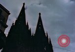 Standbild Bombe beschädigt Köln Deutschland, 1945, aus Sekunde 7 historischem Filmmaterial Videoclip 65675040691