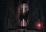 Standbild Bombe beschädigt Köln Deutschland, 1945, aus Sekunde 15 historischem Filmmaterial Videoclip 65675040691