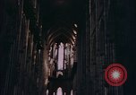 Standbild Bombe beschädigt Köln Deutschland, 1945, aus Sekunde 36 historischem Filmmaterial Videoclip 65675040691