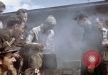Standbild Moosburg Kriegsgefangenschaft befreiten Häftlingen Moosburg Deutschland, 1945, aus Sekunde 20 historischem Filmmaterial Videoclip 65675040694