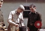 Standbild Moosburg Kriegsgefangenschaft befreiten Häftlingen Moosburg Deutschland, 1945, aus Sekunde 30 historischem Filmmaterial Videoclip 65675040694