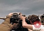 Immagine di Stati Uniti Esercito degli aeromobili meccanica Germania, 1945, secondo 20 filmato di repertorio 65675040696